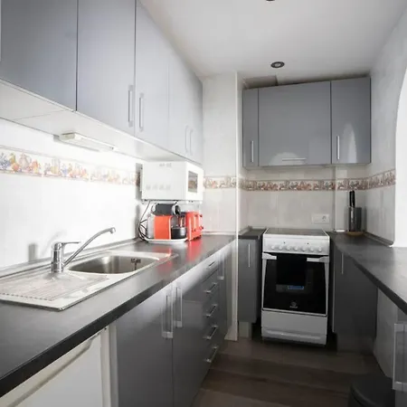 Modern Penthouse Beach Front Apartment Апартаменты Кальвиа