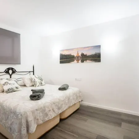 Appartement Modern Penthouse Beach Front Apartment *